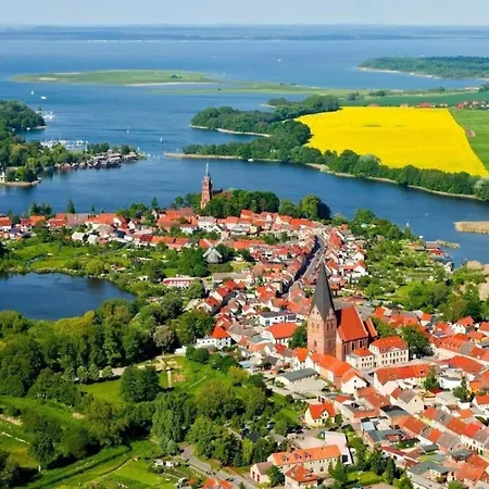 In Röbelmüritz Mit Garten Und Grill Und Seeblick Apartment