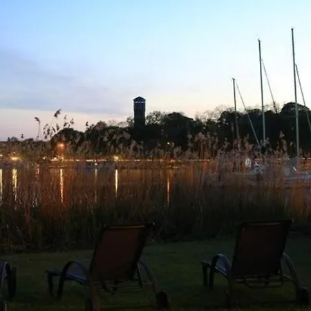 Apartment In Röbelmüritz Mit Garten Und Grill Und Seeblick
